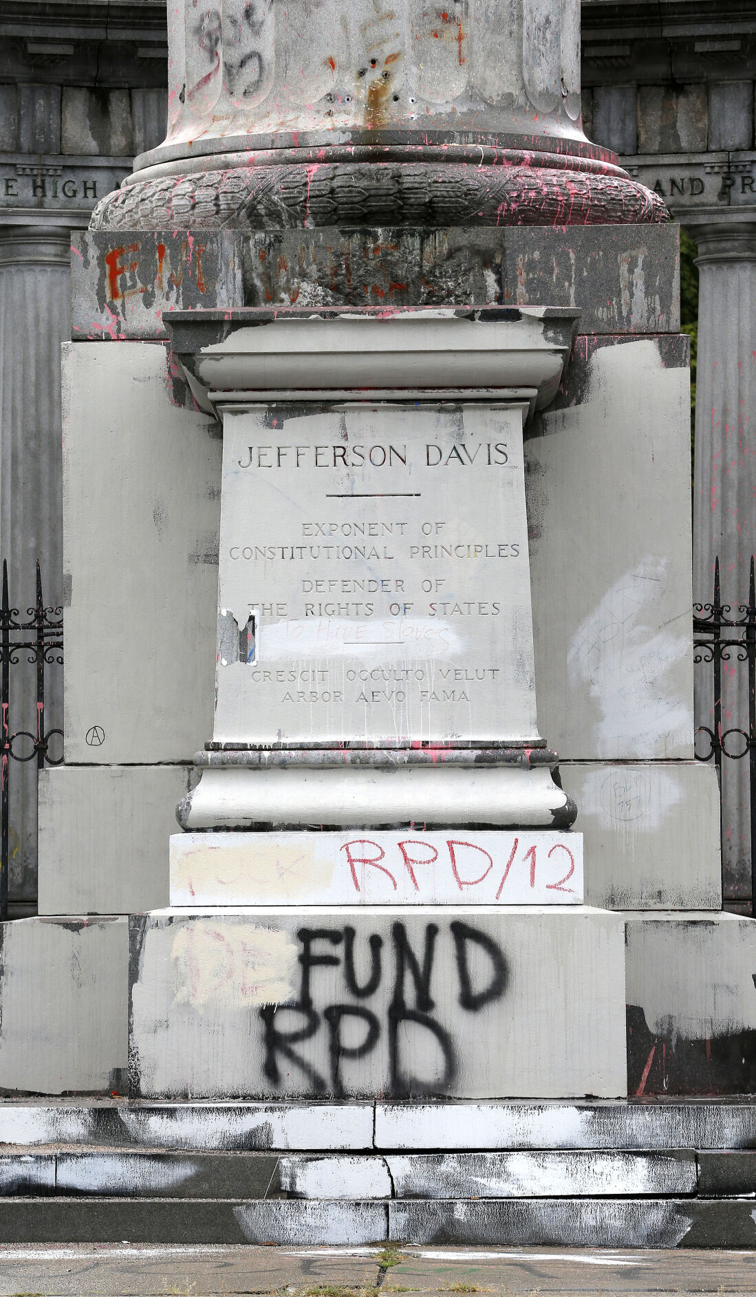 20200814_MET_GRAFFITI_AWE01
